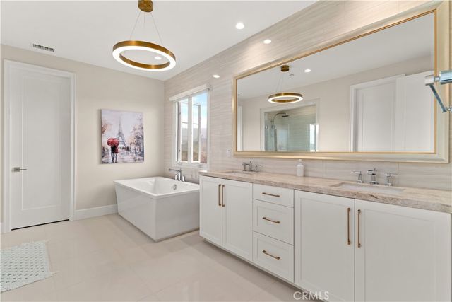 115 Sky Hts, Irvine, CA 92602