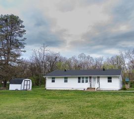 2786 FLEEBURG RD, Shenandoah, VA 22849