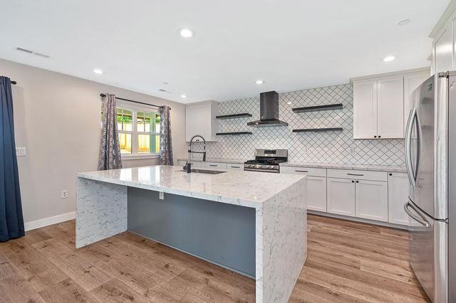 509 Preston Ave, Ione, CA 95640