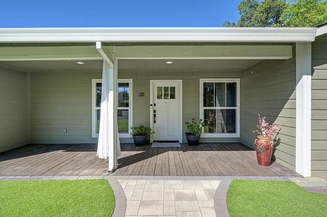 509 Preston Ave, Ione, CA 95640