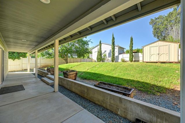 509 Preston Ave, Ione, CA 95640