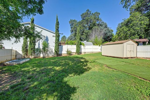509 Preston Ave, Ione, CA 95640