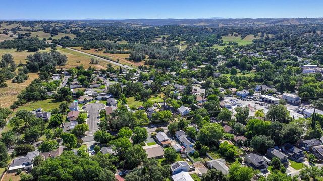 509 Preston Ave, Ione, CA 95640