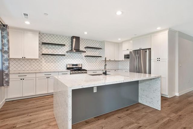 509 Preston Ave, Ione, CA 95640