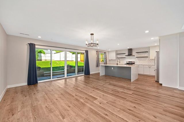 509 Preston Ave, Ione, CA 95640