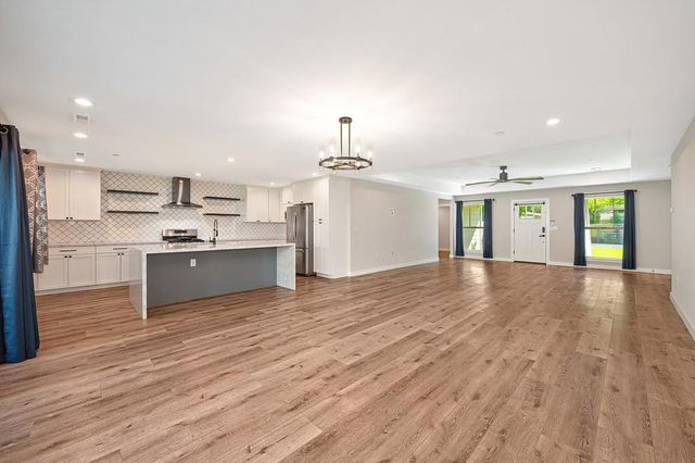 509 Preston Ave, Ione, CA 95640