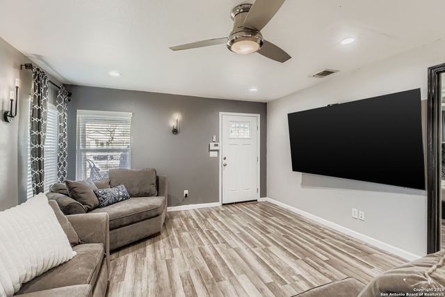 2414 Arbor, San Antonio, TX 78228