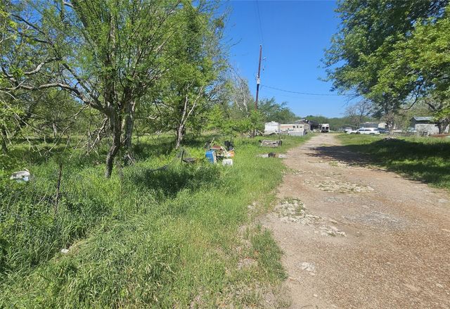 1714 J Newz Lane, Wallis, TX 77485