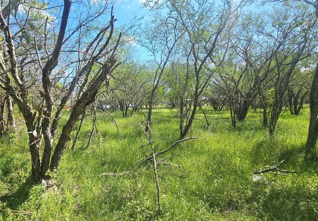 1714 J Newz Lane, Wallis, TX 77485