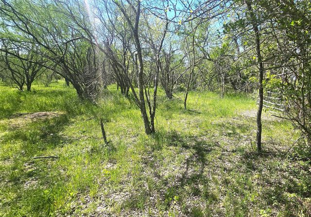 1714 J Newz Lane, Wallis, TX 77485