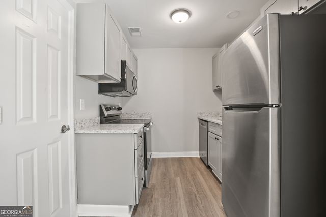 124 Holcomb Ferry Road, Roswell, GA 30076