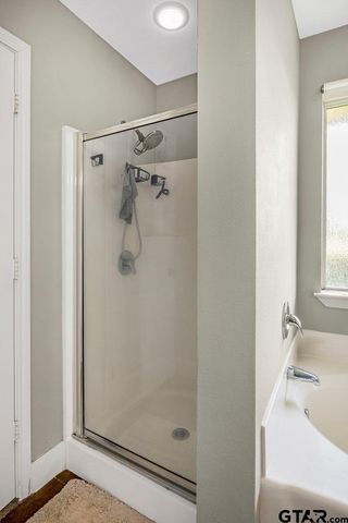 19110 Winstar Dr, Flint, TX 75762