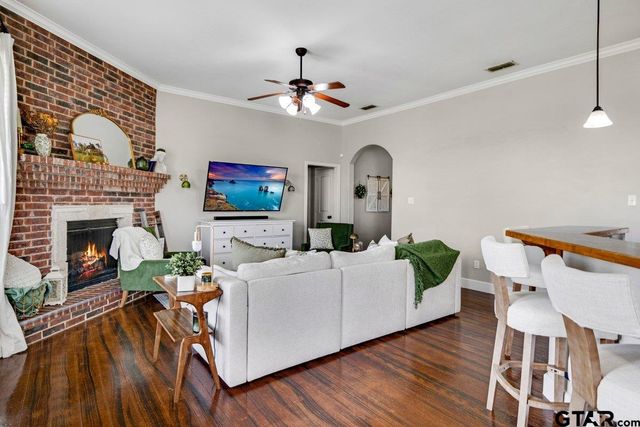 19110 Winstar Dr, Flint, TX 75762