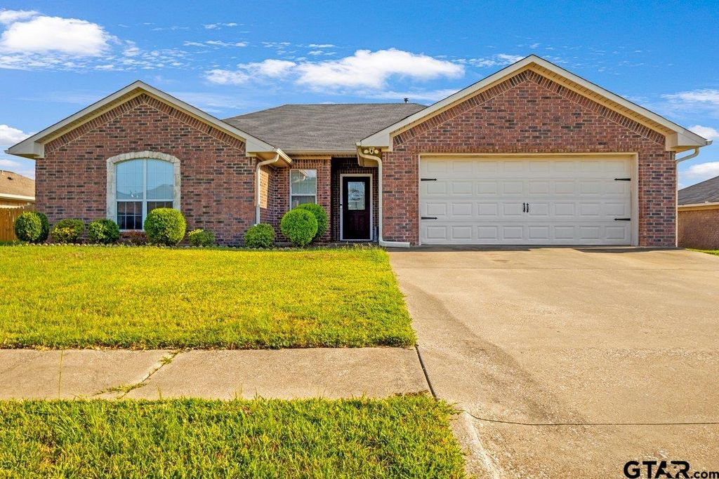 19110 Winstar Dr, Flint, TX 75762