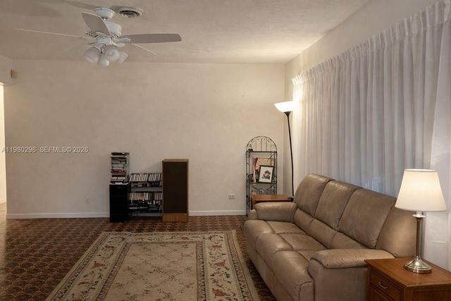 3930 NW 185th St, Miami Gardens, FL 33055