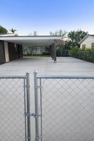 3930 NW 185th St, Miami Gardens, FL 33055