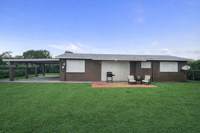 3930 NW 185th St, Miami Gardens, FL 33055