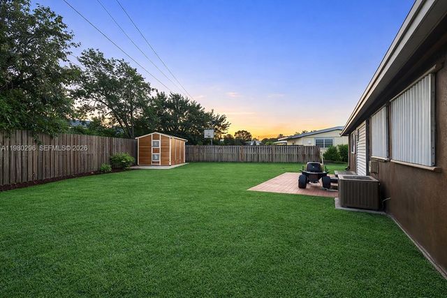 3930 NW 185th St, Miami Gardens, FL 33055