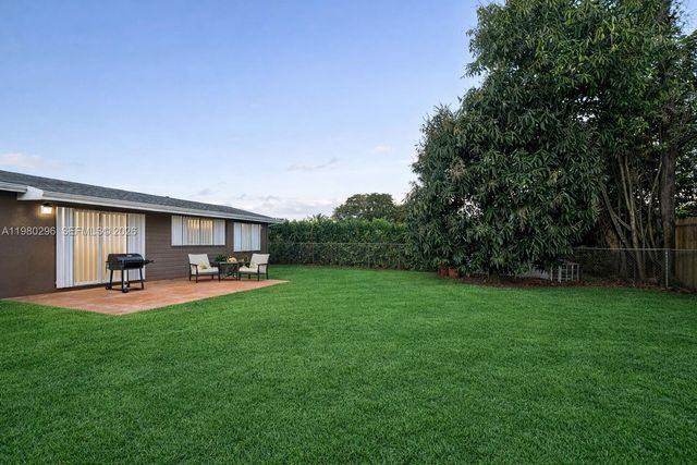 3930 NW 185th St, Miami Gardens, FL 33055