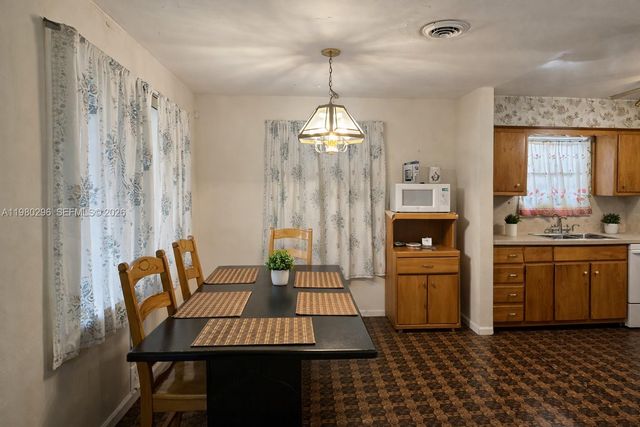 3930 NW 185th St, Miami Gardens, FL 33055