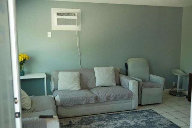 101 Maple Street, Modesto, CA 95351