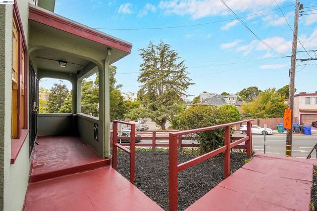 216 Oakland Ave, Oakland, CA 94611