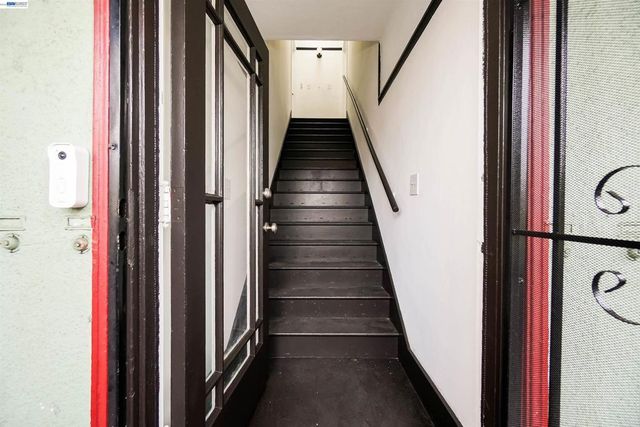 216 Oakland Ave, Oakland, CA 94611