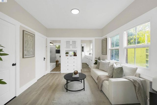 216 Oakland Ave, Oakland, CA 94611