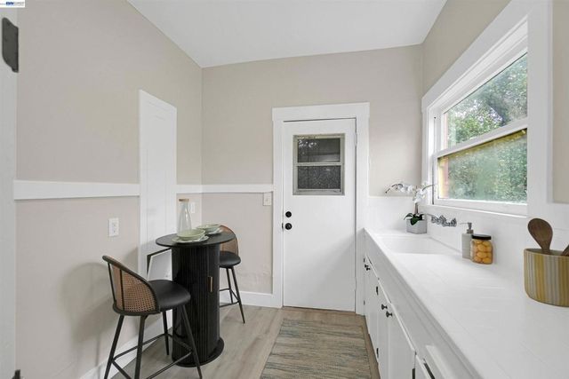 216 Oakland Ave, Oakland, CA 94611