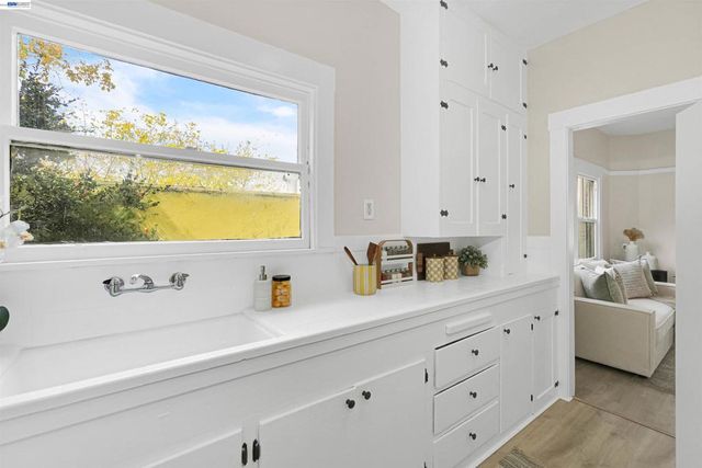 216 Oakland Ave, Oakland, CA 94611