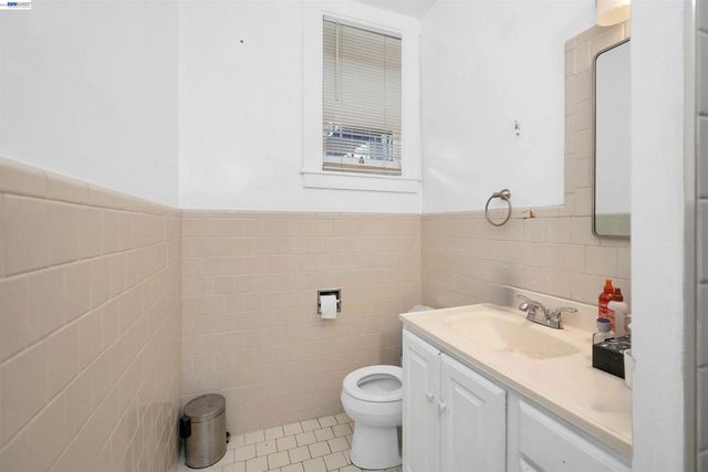 216 Oakland Ave, Oakland, CA 94611