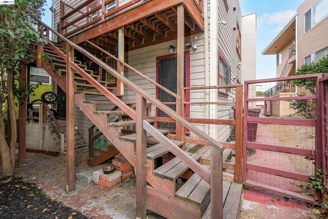 216 Oakland Ave, Oakland, CA 94611