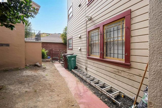 216 Oakland Ave, Oakland, CA 94611