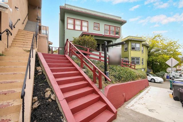 216 Oakland Ave, Oakland, CA 94611