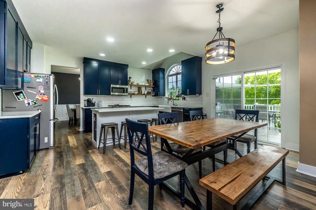 222 S COWAN RD, Parkesburg, PA 19365