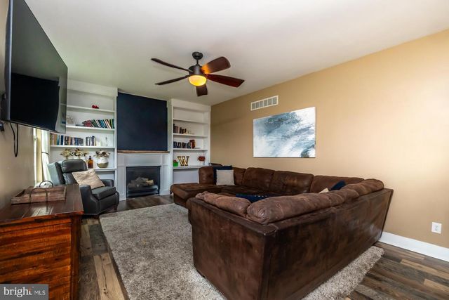 222 S COWAN RD, Parkesburg, PA 19365