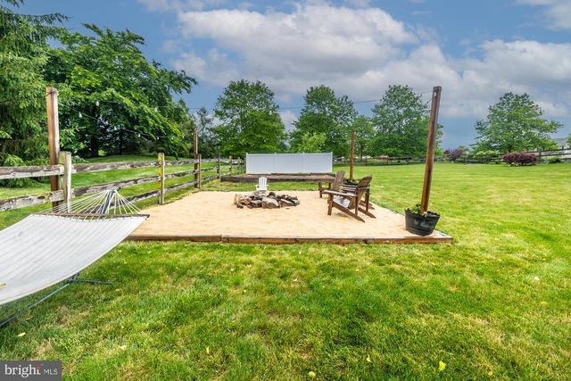 222 S COWAN RD, Parkesburg, PA 19365