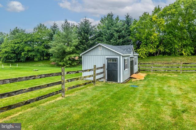 222 S COWAN RD, Parkesburg, PA 19365