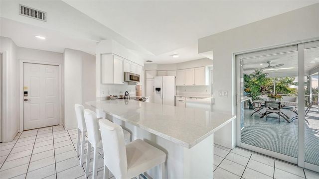 6988 COUNTRY LAKES CIRCLE, Sarasota, FL 34243