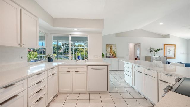 6988 COUNTRY LAKES CIRCLE, Sarasota, FL 34243