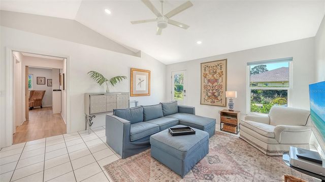 6988 COUNTRY LAKES CIRCLE, Sarasota, FL 34243