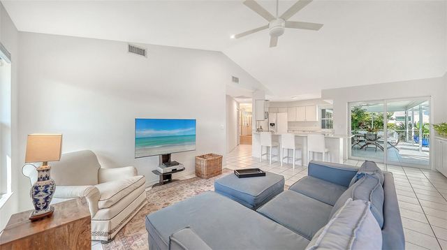 6988 COUNTRY LAKES CIRCLE, Sarasota, FL 34243