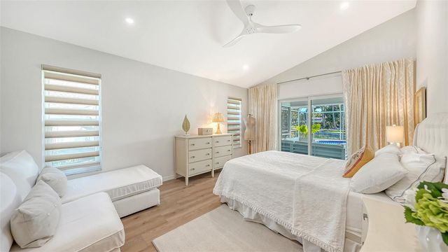 6988 COUNTRY LAKES CIRCLE, Sarasota, FL 34243