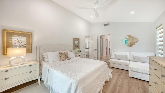 6988 COUNTRY LAKES CIRCLE, Sarasota, FL 34243