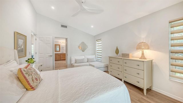 6988 COUNTRY LAKES CIRCLE, Sarasota, FL 34243