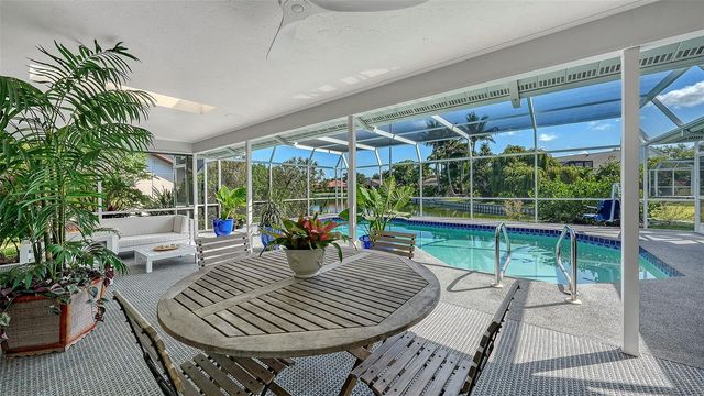 6988 COUNTRY LAKES CIRCLE, Sarasota, FL 34243