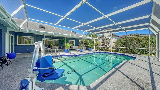 6988 COUNTRY LAKES CIRCLE, Sarasota, FL 34243