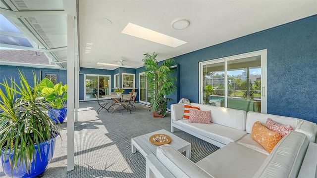 6988 COUNTRY LAKES CIRCLE, Sarasota, FL 34243