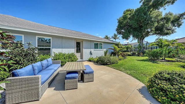 6988 COUNTRY LAKES CIRCLE, Sarasota, FL 34243