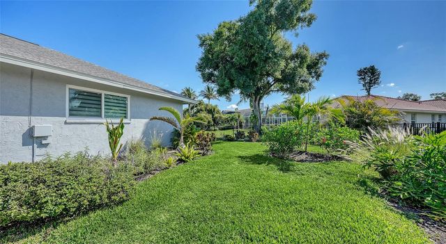 6988 COUNTRY LAKES CIRCLE, Sarasota, FL 34243